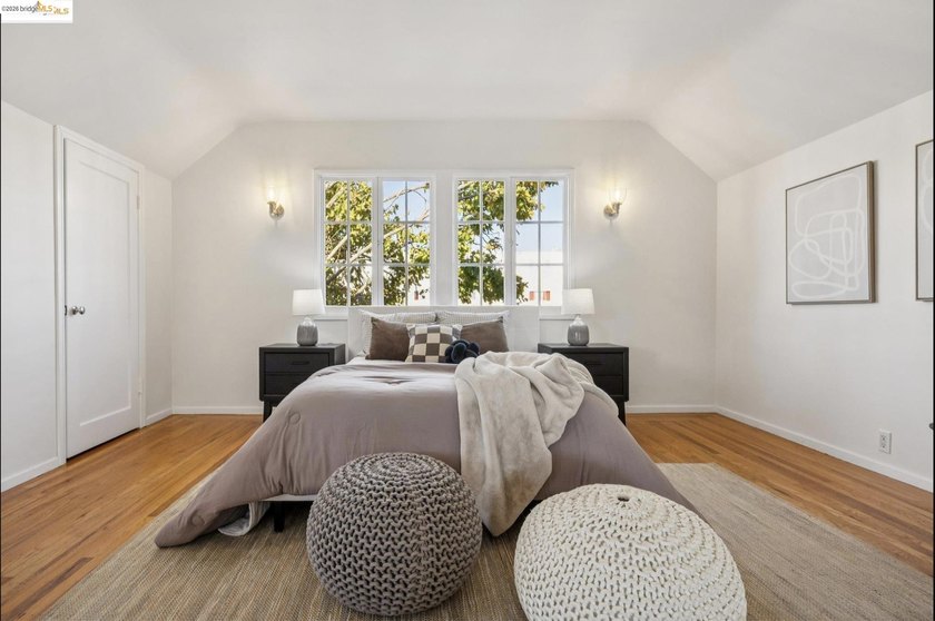 Originally built as a carriage house for the historic Oak Tree - photo 15