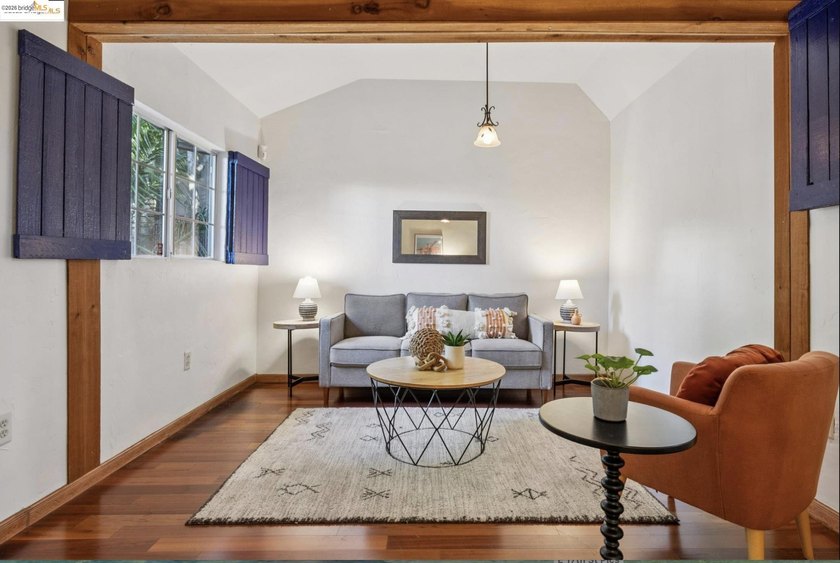Originally built as a carriage house for the historic Oak Tree - photo 26