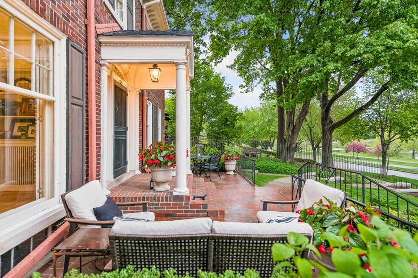 Enchanting red brick center hall Colonial on coveted West Lake - photo 3