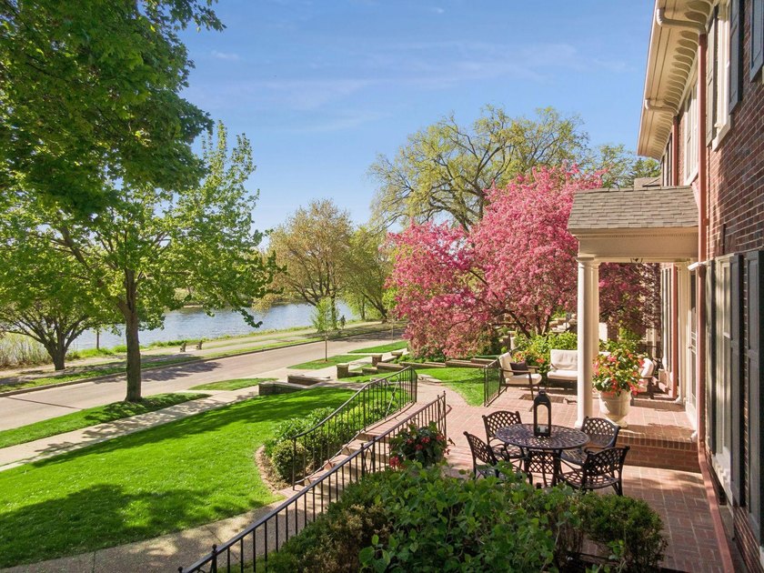 Enchanting red brick center hall Colonial on coveted West Lake - photo 6