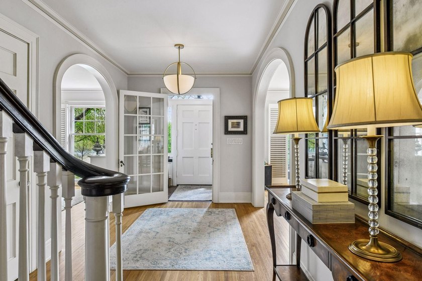 Enchanting red brick center hall Colonial on coveted West Lake - photo 7