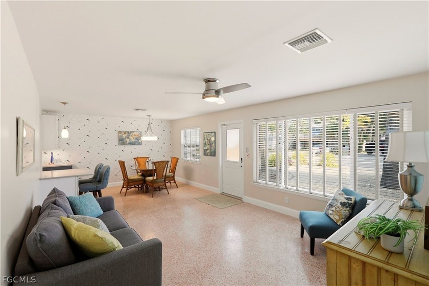 This home is the quintessential mid-century Florida ranch with a - photo 11