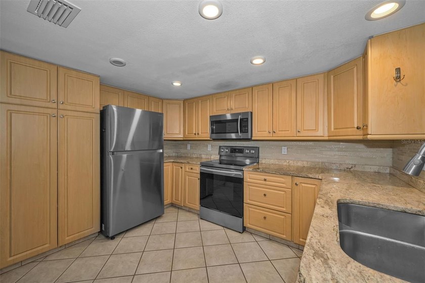 Welcome to your own private retreat in The Links at Seminole - photo 11