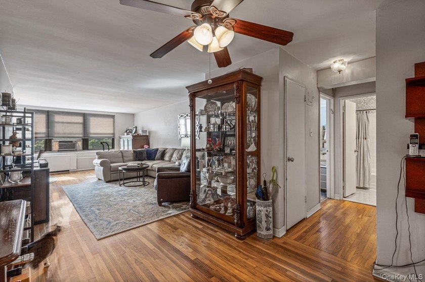 Spring into comfort with this beautifully renovated, *H-line* - photo 7