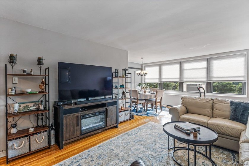 Spring into comfort with this beautifully renovated, *H-line* - photo 8