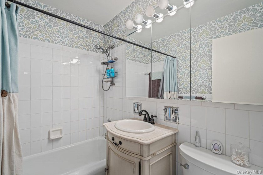 Spring into comfort with this beautifully renovated, *H-line* - photo 10