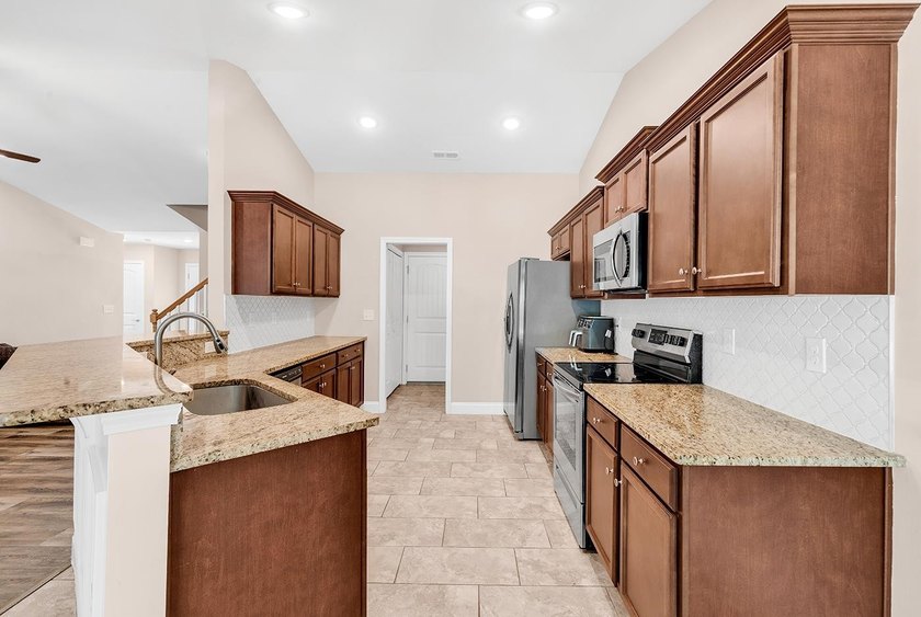 Come and see this beautiful home now available in Clear Pond! - photo 11