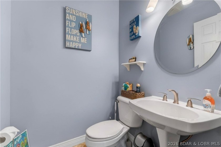 Set within one of the most sought-after neighborhoods in Four - photo 13