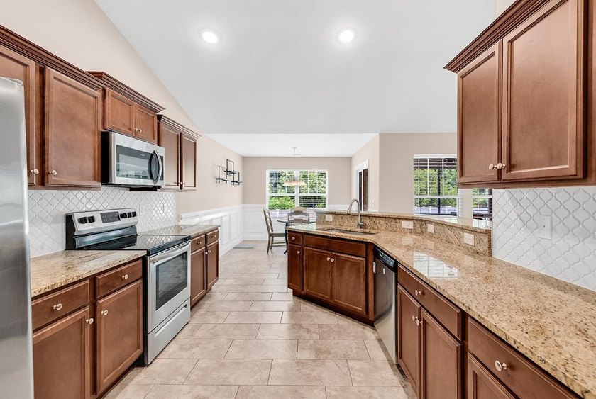 Come and see this beautiful home now available in Clear Pond! - photo 13