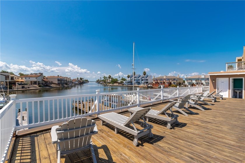 Welcome to your fully furnished coastal penthouse retreat at the - photo 19