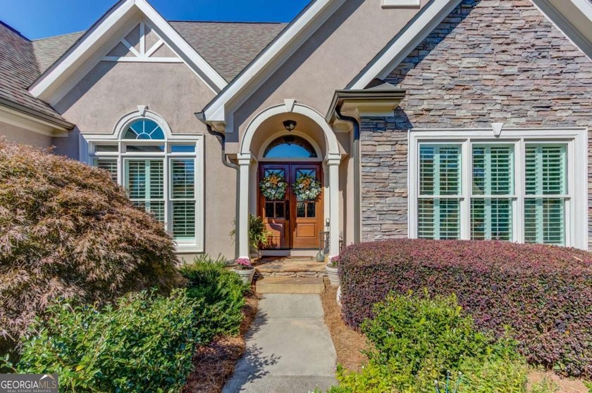Welcome to this beautifully maintained Frank Betz designed ranch - photo 3