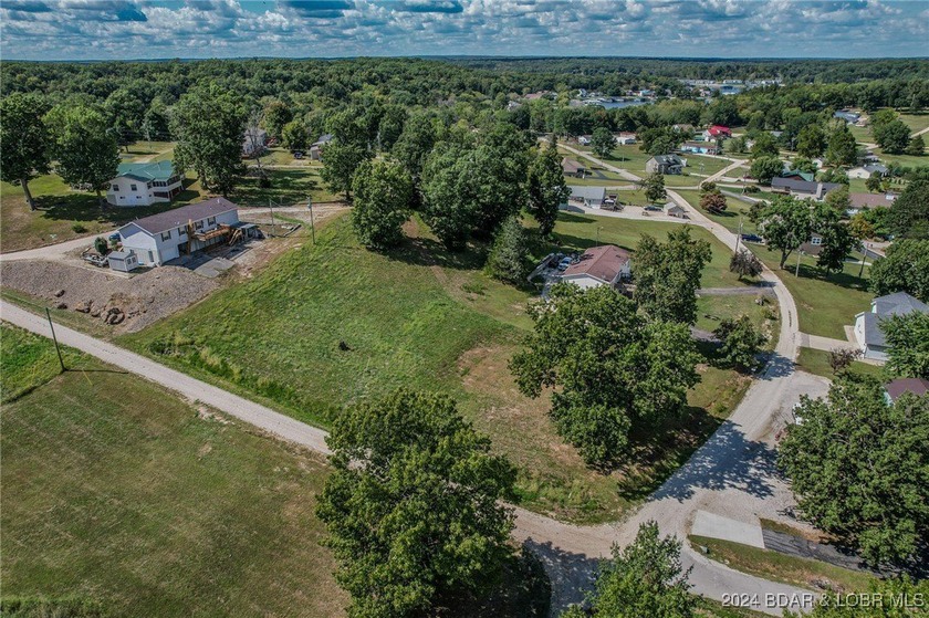 Johnson's Bay subdivision is a HOT market for lake access/view - photo 4