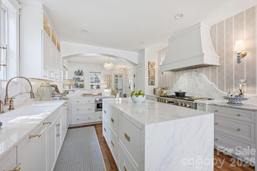 Welcome to this exceptional Charleston-style home in Davidson - photo 12