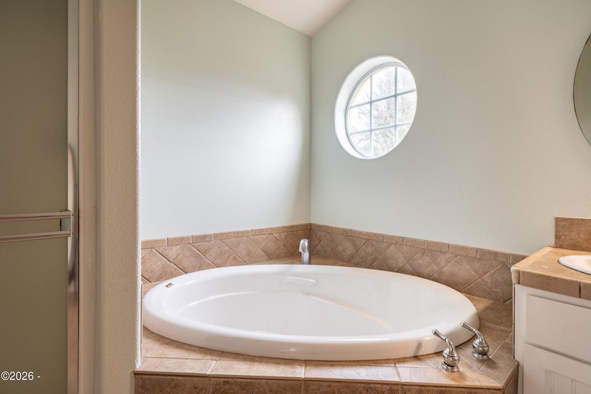 Stunning beach home with 3 gorgeous levels featuring a full bed - photo 40