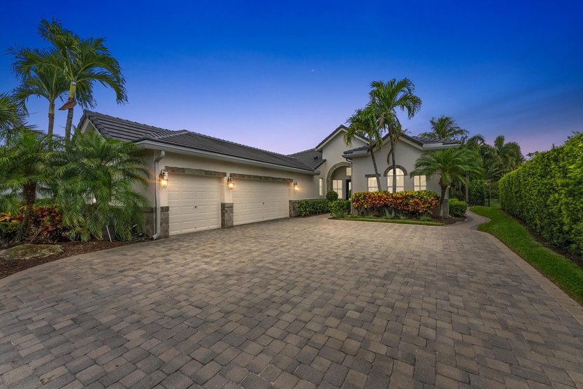 Ironhorse is a prestigious community of 324 homes built around - photo 5
