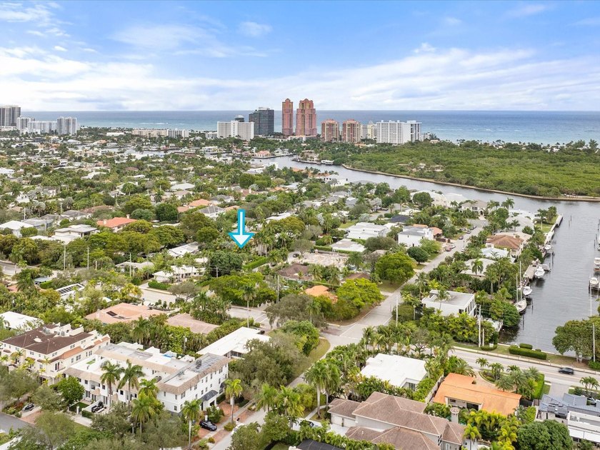 LUXURY updated 4 bedroom/3 bathroom SMART home in Coral Ridge - photo 38