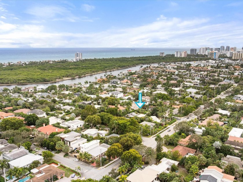 LUXURY updated 4 bedroom/3 bathroom SMART home in Coral Ridge - photo 39