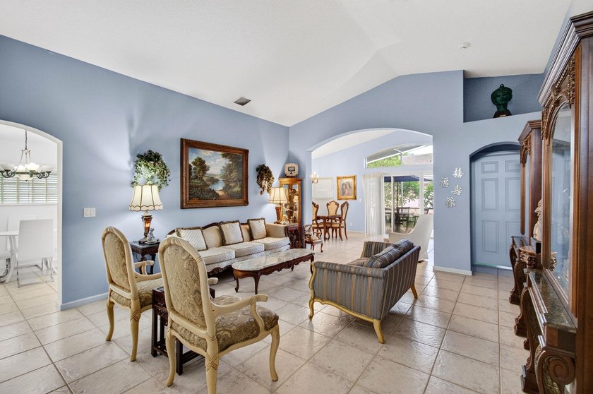 Welcome to this charming 3-bedroom, 2-bathroom single-family - photo 14