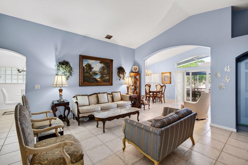 Welcome to this charming 3-bedroom, 2-bathroom single-family - photo 15