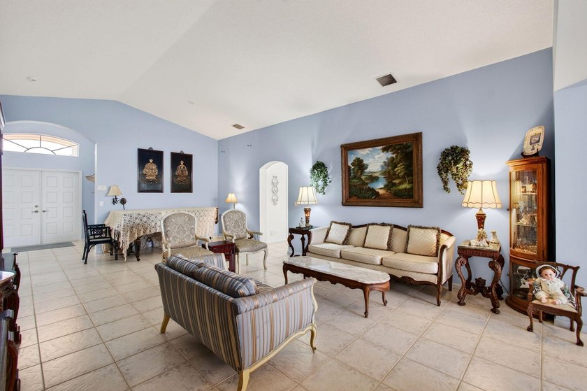 Welcome to this charming 3-bedroom, 2-bathroom single-family - photo 18