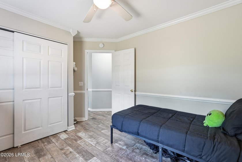 Welcome home to this beautifully maintained 3-bedroom, 2-bath - photo 21