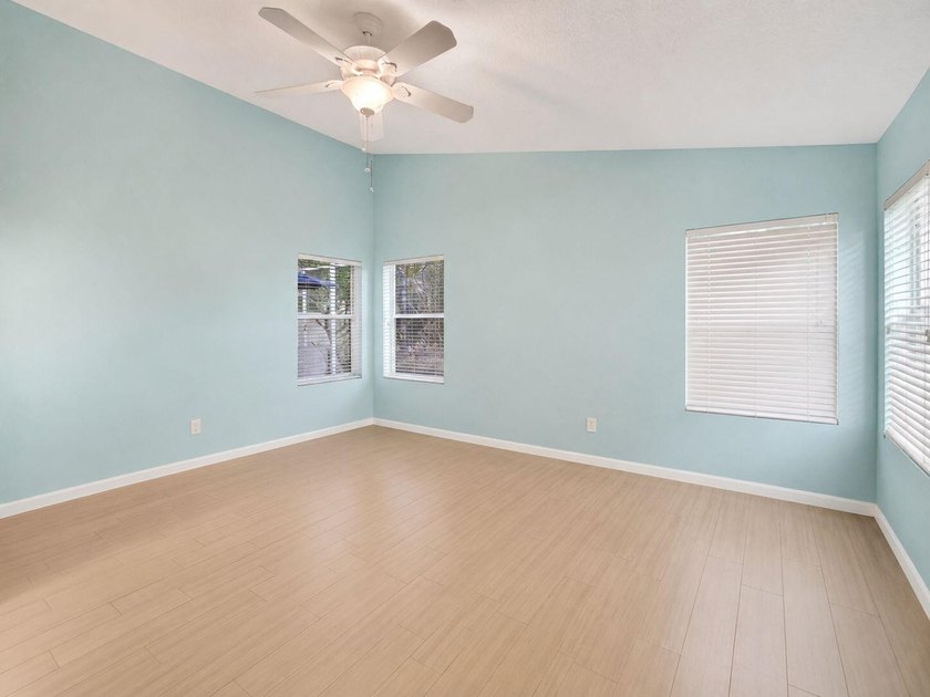 Welcome to this charming 3-bedroom, 2-bathroom single-family - photo 34
