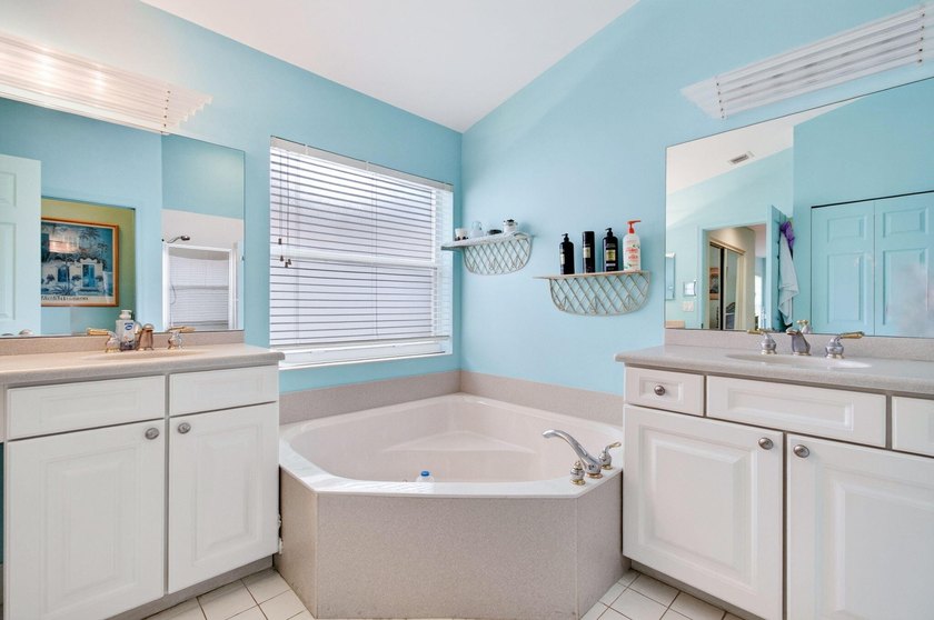 Welcome to this charming 3-bedroom, 2-bathroom single-family - photo 39