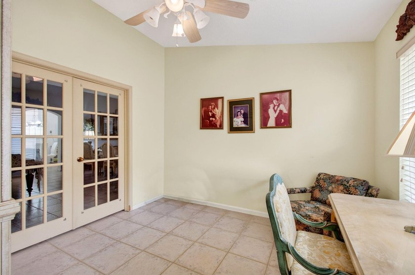Welcome to this charming 3-bedroom, 2-bathroom single-family - photo 49