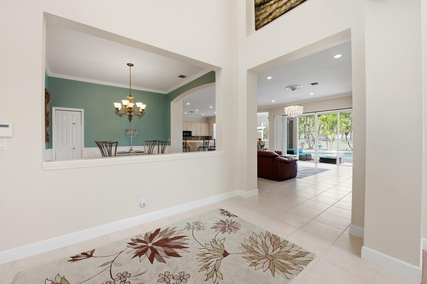 Welcome to this exceptional residence in prestigious Isola Bella - photo 4