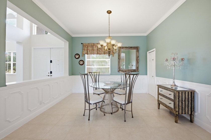 Welcome to this exceptional residence in prestigious Isola Bella - photo 8