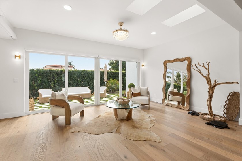 Tastefully updated 3-bedroom, 3.5-bath residence in the highly - photo 10