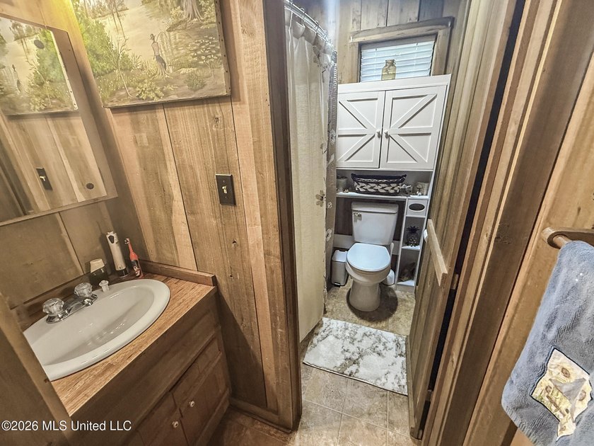 Discover your own private retreat on 23 breathtaking wooded - photo 14