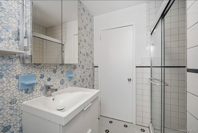 Welcome to 108 Jackie Robinson Parkway, a charming single-family - photo 18