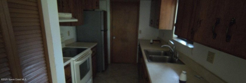 Welcome home to this charming 3-bedroom, 2-bathroom brick - photo 7