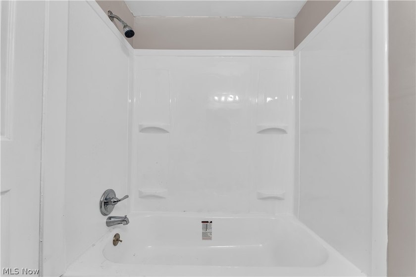 This is an outstanding opportunity to acquire a well-maintained - photo 32