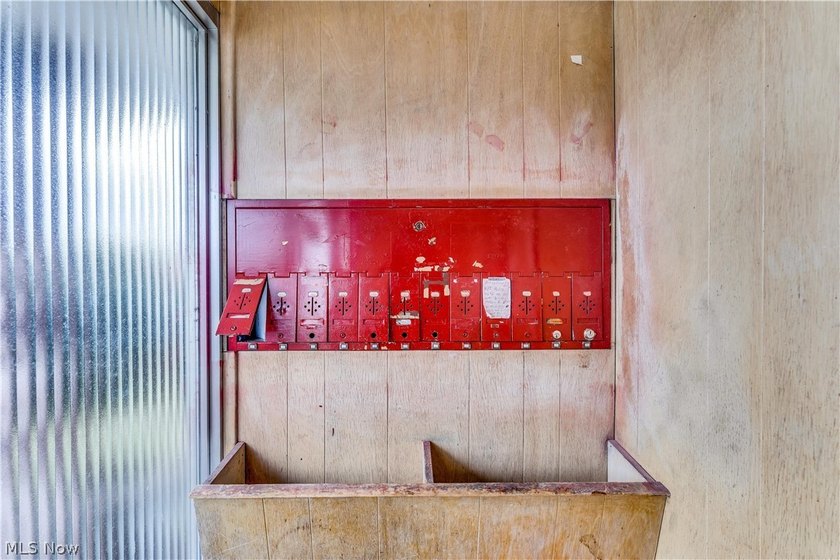 This is an outstanding opportunity to acquire a well-maintained - photo 33