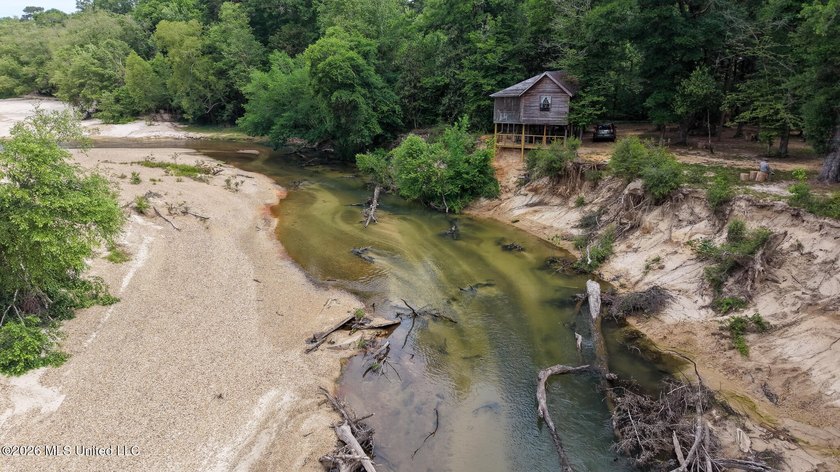Discover your own private retreat on 23 breathtaking wooded - photo 35