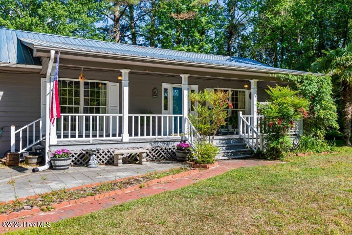 Lakeview and Golf Course frontage make this quality-built 3- - photo 6