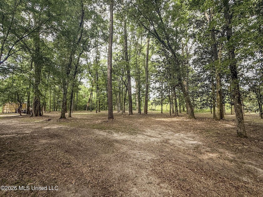 Discover your own private retreat on 23 breathtaking wooded - photo 39