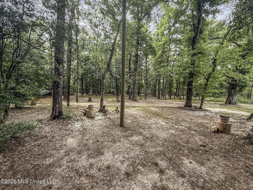 Discover your own private retreat on 23 breathtaking wooded - photo 42