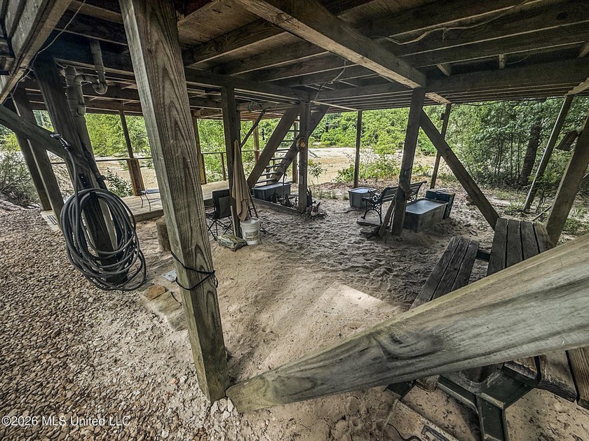 Discover your own private retreat on 23 breathtaking wooded - photo 43