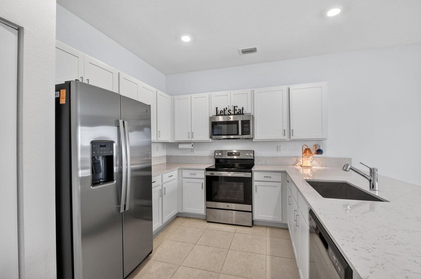 Modern Lakeside Living in Lake Worth | Gated Community 6933 - photo 12