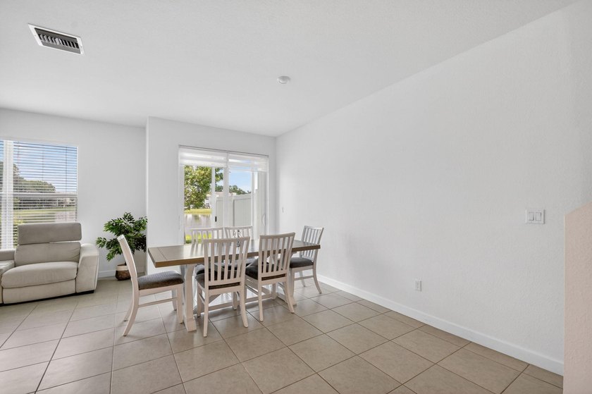 Modern Lakeside Living in Lake Worth | Gated Community 6933 - photo 15