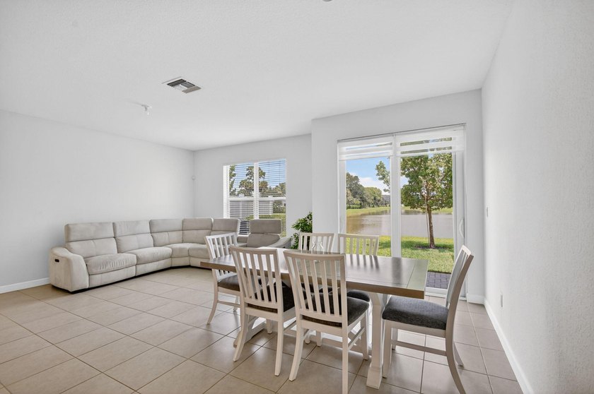 Modern Lakeside Living in Lake Worth | Gated Community 6933 - photo 16