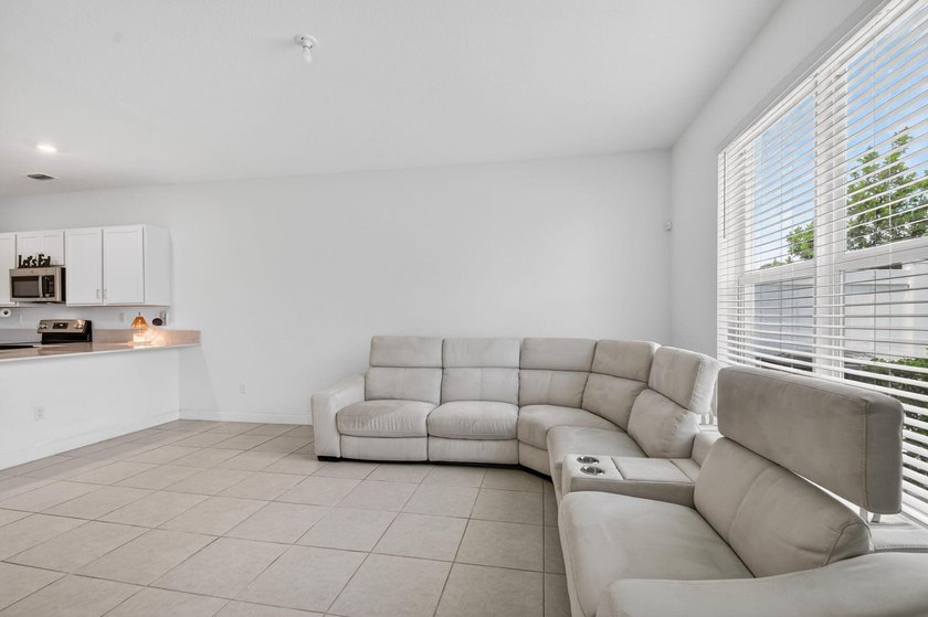 Modern Lakeside Living in Lake Worth | Gated Community 6933 - photo 18
