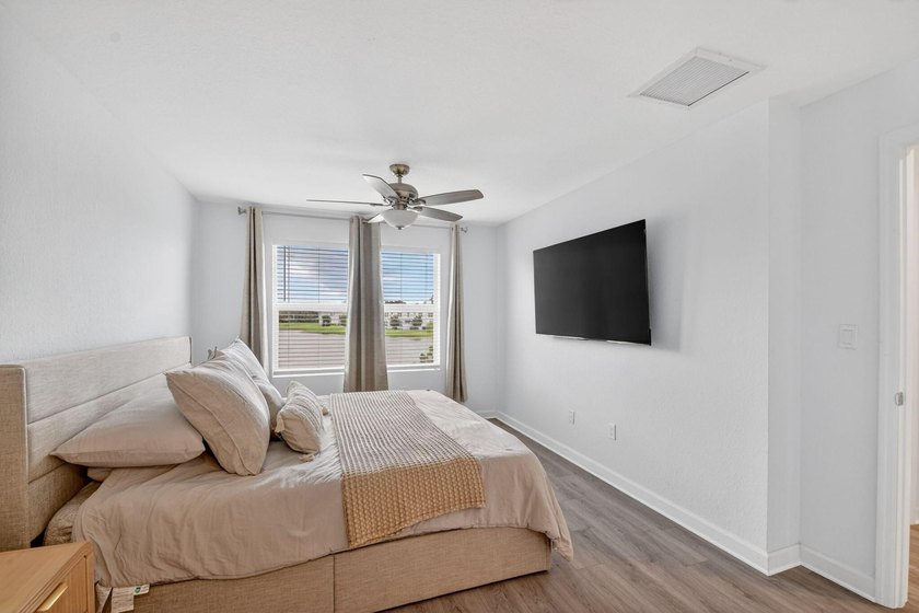 Modern Lakeside Living in Lake Worth | Gated Community 6933 - photo 23