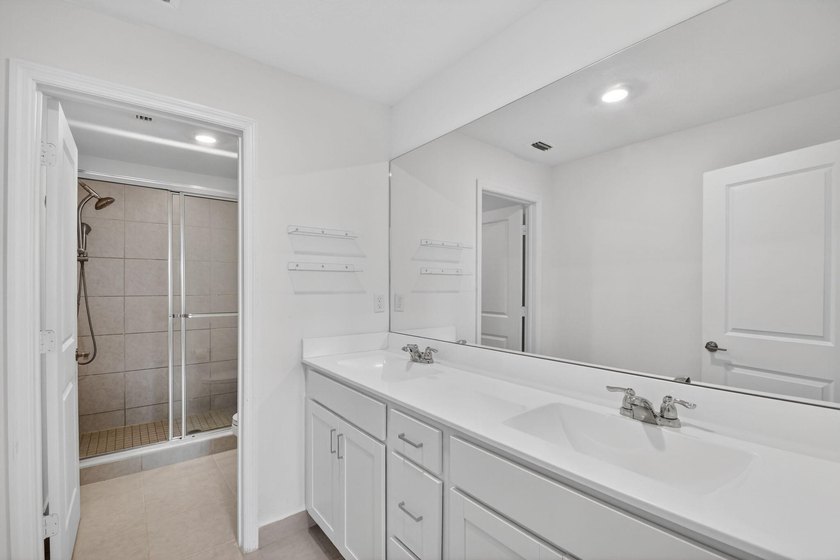 Modern Lakeside Living in Lake Worth | Gated Community 6933 - photo 24