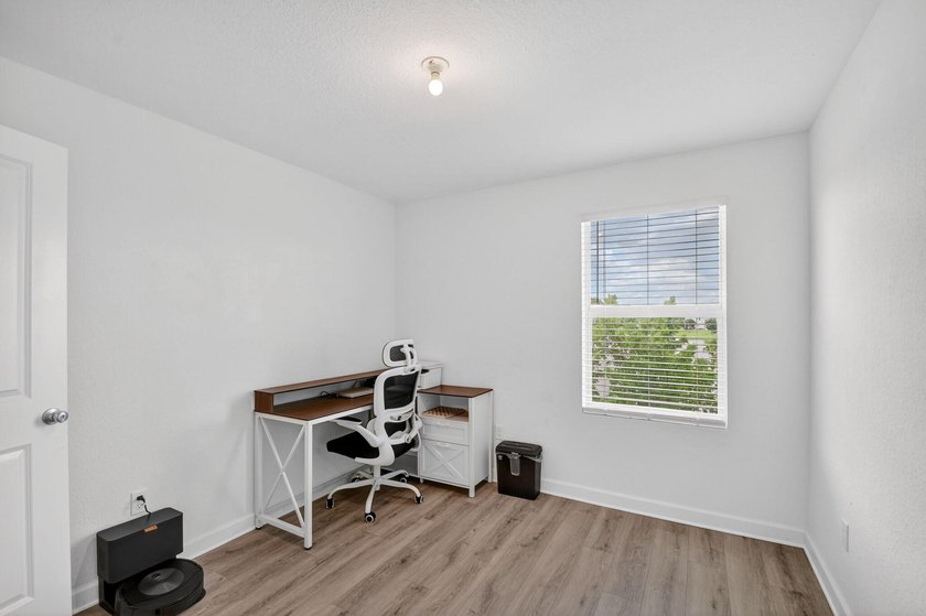Modern Lakeside Living in Lake Worth | Gated Community 6933 - photo 30