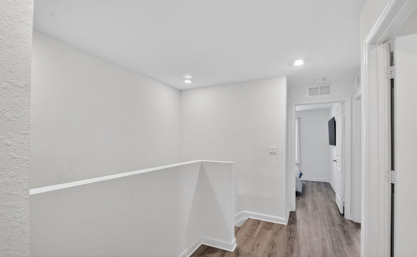 Modern Lakeside Living in Lake Worth | Gated Community 6933 - photo 34