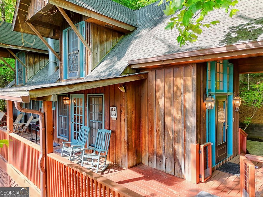 The Ultimate High-Elevation Retreat: Perched high above the - photo 5
